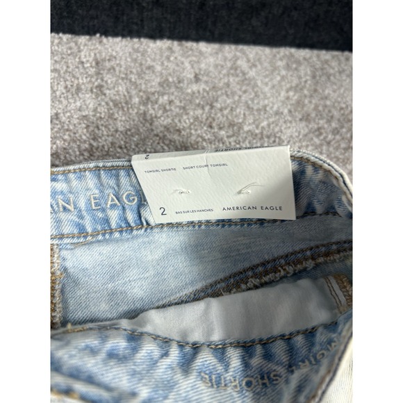 American Eagle Tomgirl Shortie Shorts Denim Blue Ripped Womens Sz 2 NWT - Picture 2 of 3